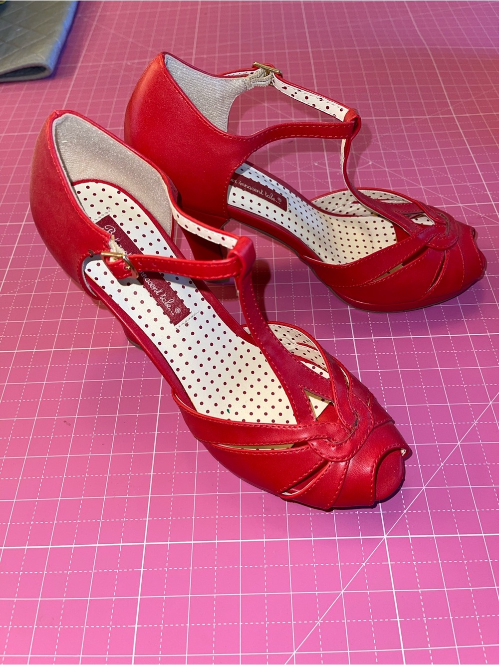 READ Description!!!! Set of 5 B.a.i.t. Vintage Repro Heels size 7.5 - Picture 2 of 9